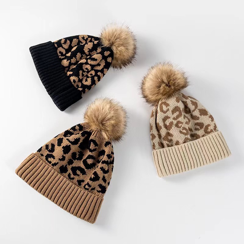 Gorro de Punto con Estampado d - Beanie Cuffed Knit reseña y precio
